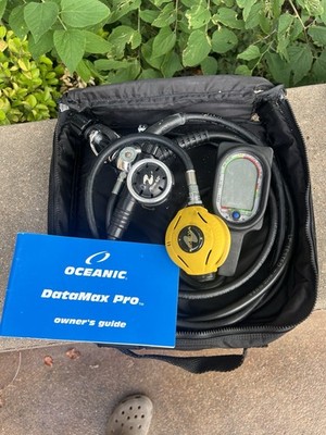 Oceanic DataMax Pro Dive Computer Console w/ Hoses, Gear Bag & Owner's Guide