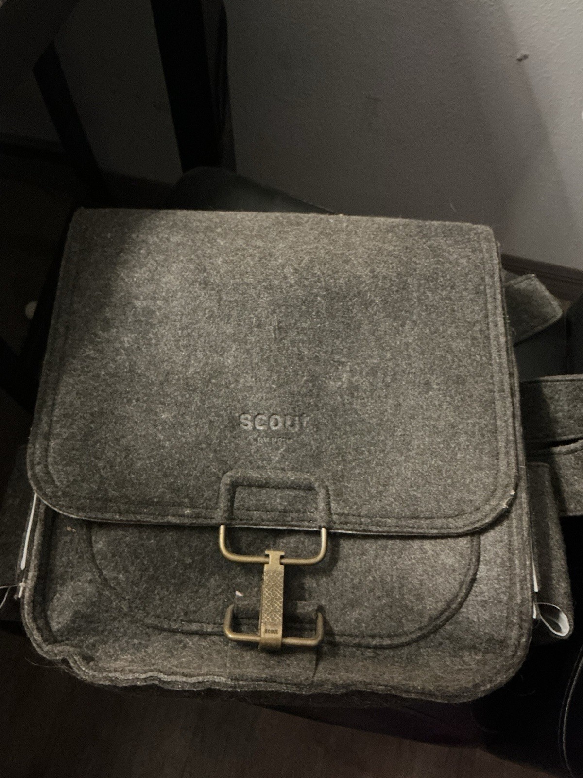 SCOUT By PPB Heather Gray Felt Diaper Bag Messenger Style Pe
