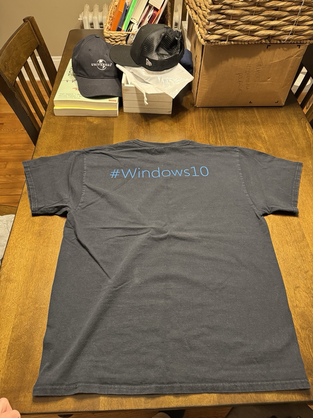 Large Microsoft Windows 10 Update Promotional Gra… - image 3