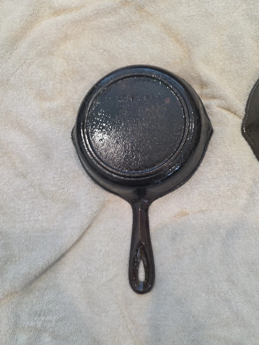 Vintage Cast Iron Skillet # 3 Pan 6 5/8 Inch Made in USA Heat Ring