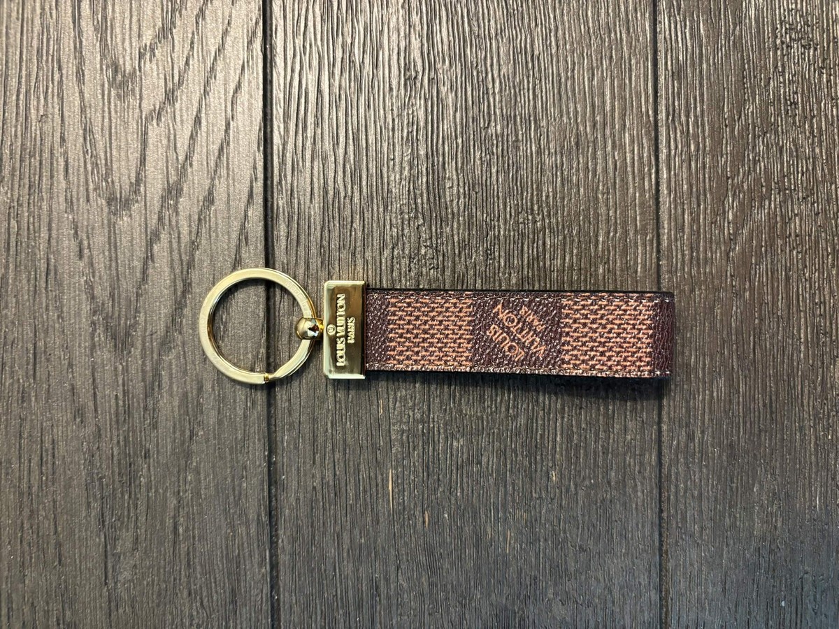 Louis Vuitton LV Brown Gold Monogram Damier Key Ring  display picture 1