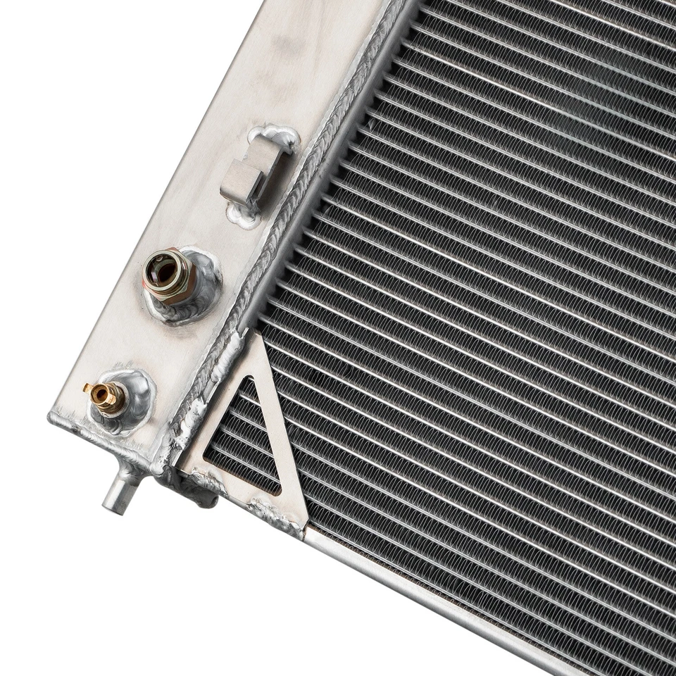 3-Row Radiator Fits 1999-14 Chevy Silverado/GMC Sierra 1500 2500 Suburban 6.0L - Imagem 4 de 4