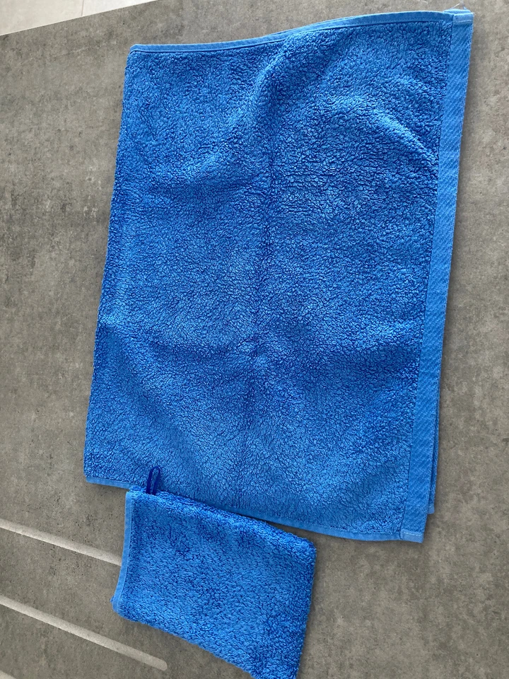 serviette éponge + gant assorti bleu roy coton 46x77cm - Photo 1/1
