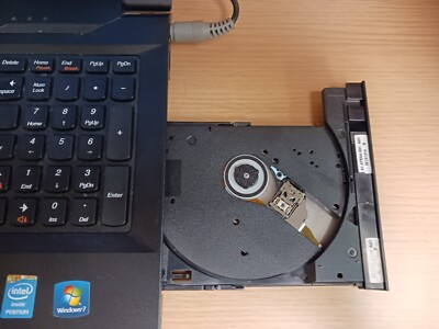 Lenovo B590 Laptop USED No Charger Intel Pentium, 4 GB RAM, 500 GB