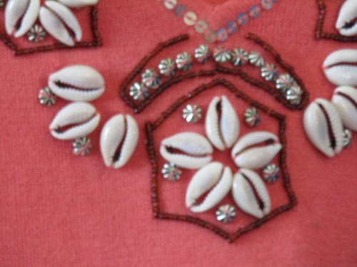 EUC Beautiful KNIT TOP by COMO WOMAN Melon w.SEASHELL Bling at V-Neck Sz 1X - Picture 4 of 6