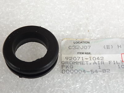 めぬ Kawasaki NOS NEW 92071-1042 Air Filter Grommet KZ KVF ZG ZN ZR ZX