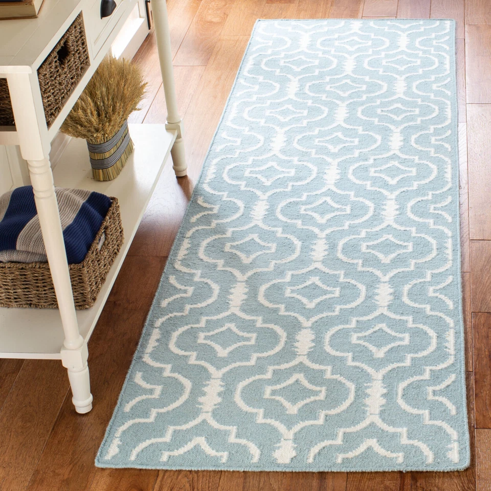 SAFAVIEH Dhurries DHU637C Light Blue / Ivory Rug - Image 3 of 4