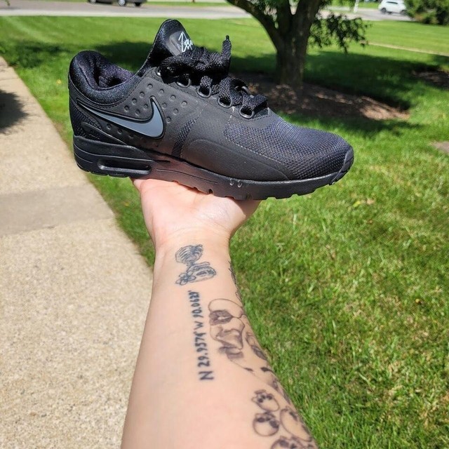nike air max zero size 7.5