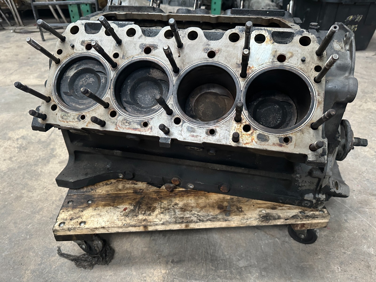 Bentley Brooklands 1994 6.8L V8 Engine Motor Block With Crank Piston OEM