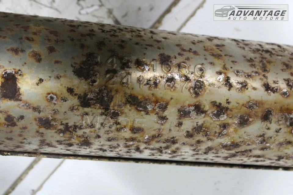 Chevrolet Malibu 2016-2024 1,5 L L4 tracción delantera tubo resonador de escape OEM Foto 4 de 4