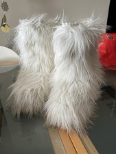 Voodoo Dolls UK 8 Yeti Furry Snow Boots. So Cool So Cute. Men and  Women VGC