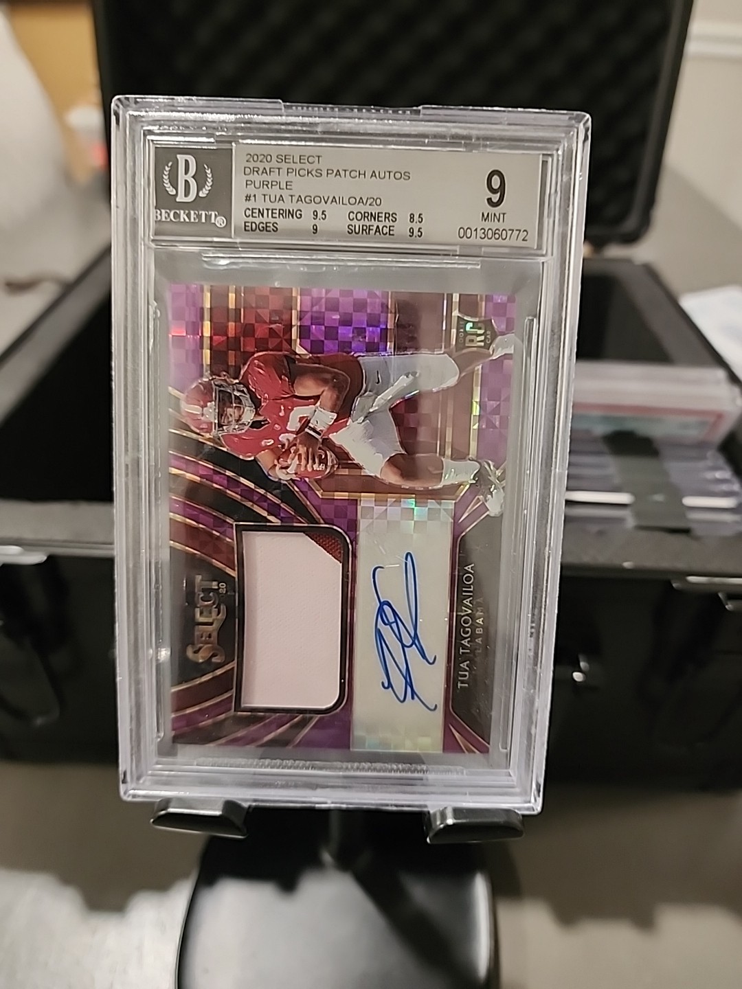 Tua Tagovailoa Panini Chronicles Draft Picks Select Patch Autographs #1 Purple