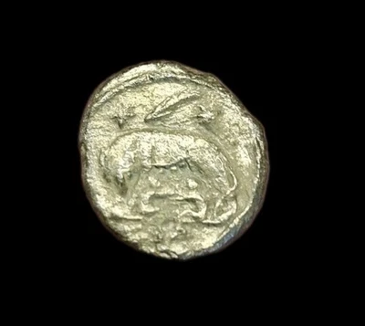 Romaine Nummus de CONSTANTIN Ier revers à la louve, Romulus et Rémus - Photo 1/2