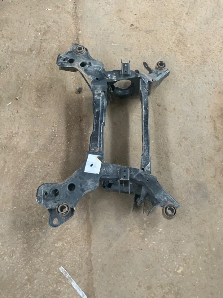 Marco subchasis trasero Lincoln MKZ 2013-2020 híbrido tracción delantera soporte travesaño OEM Foto 2 de 2