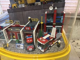 Lego City Store Display #7741 #7208 #3221 Helicopter Spins, Read Description*