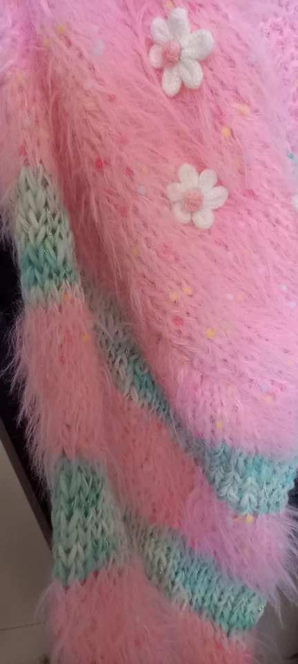 Damenmode Strickjacke Mit Blümchen Boho Hippie Schaby Chic Impressionen Gr 36/42 - Bild 4 von 4