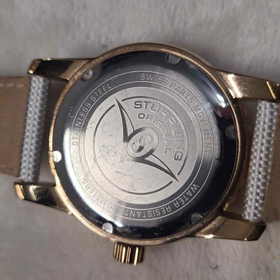 Stuhrling Aquadiver Women display picture 3