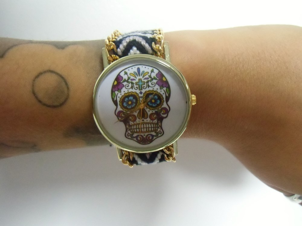 Montre tête de mort mexicaine ethnique et bracelet brésilien noir en tissu fantaisie