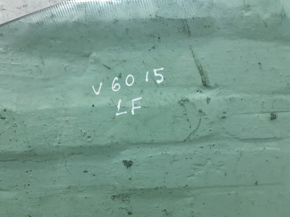 VIDRIO DE LA PUERTA DELANTERA IZQUIERDA VOLVO V60 MK1 2015 - Imagen 3 de 4