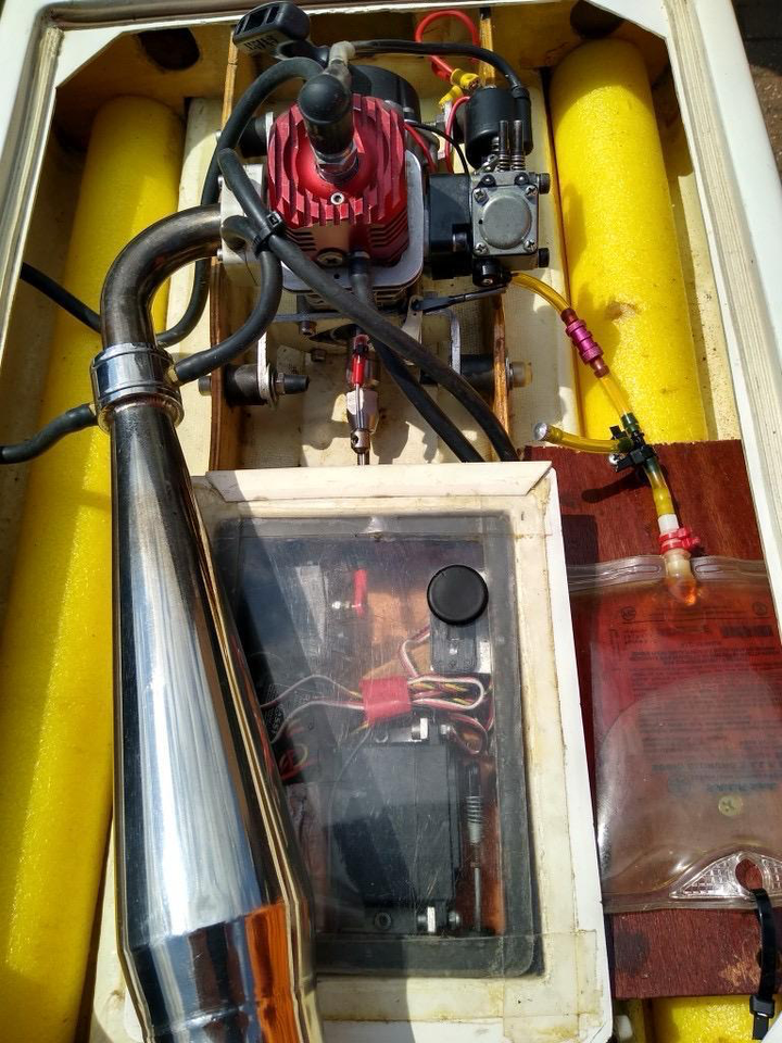 Aeromarine Conquest Cat RC power boat, complete with engine, pipe and