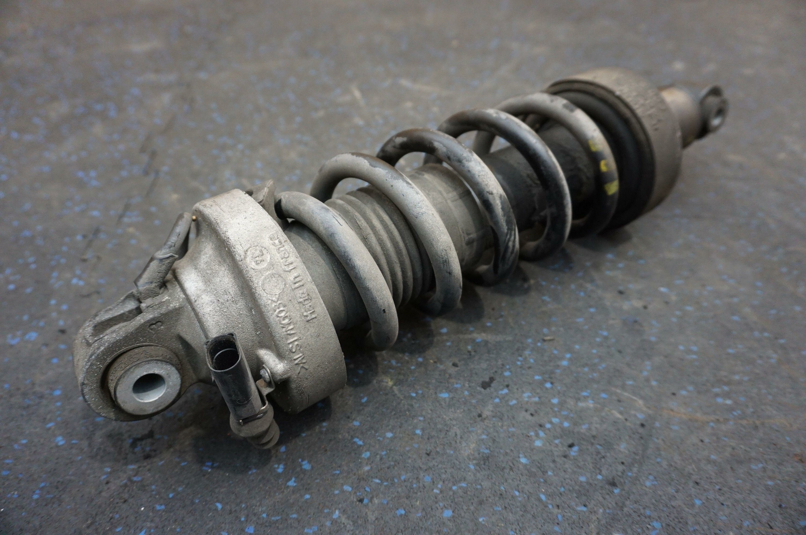 Rear Right Shock Spring Strut Assembly 420512020N OEM Audi R8 Type 42 2008-15