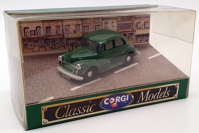 Corgi 1/43 Scale Model Car D702 - Morris Minor 1000 - Green