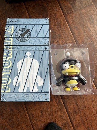 2018 Kidrobot FUTURAMA 6” FLOCKED NIBBLER VINYL FIGURE - Picture 2 of 4