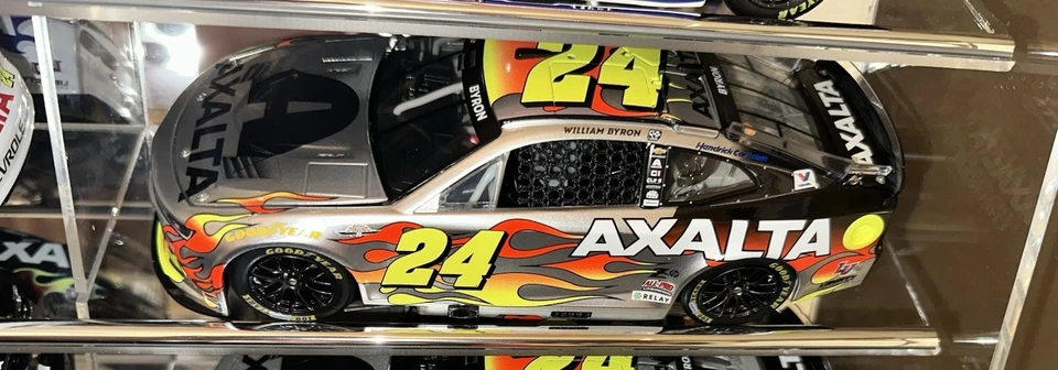 2025 William Byron #24 Axalta Throwback Liquid Color Elite 1/24 - Image 2 of 4