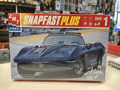 * AMT ERTL 1/25 SCALE CORVETTE MAKO SHARK SNAPFAST PLUS MODEL #6133 *ST