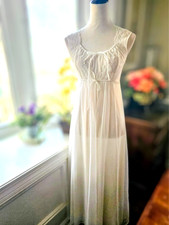 Shadowline Women -S Long Lingerie Lace  Pearls Nightgown White Chiffon Overlay