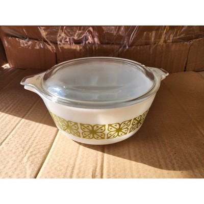 Vintage Verde Square Flower Pattern 1.5 Quart Pyrex Covered Casserole Dish