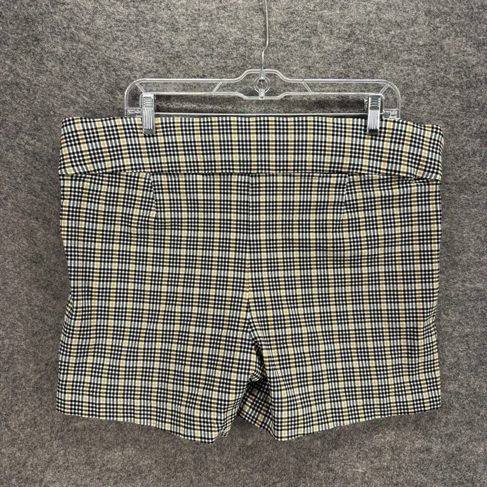 Maurices Shorts Women 2XL Black Plaid Pull On High Rise Chino Rayon Pockets - Image 2 of 4