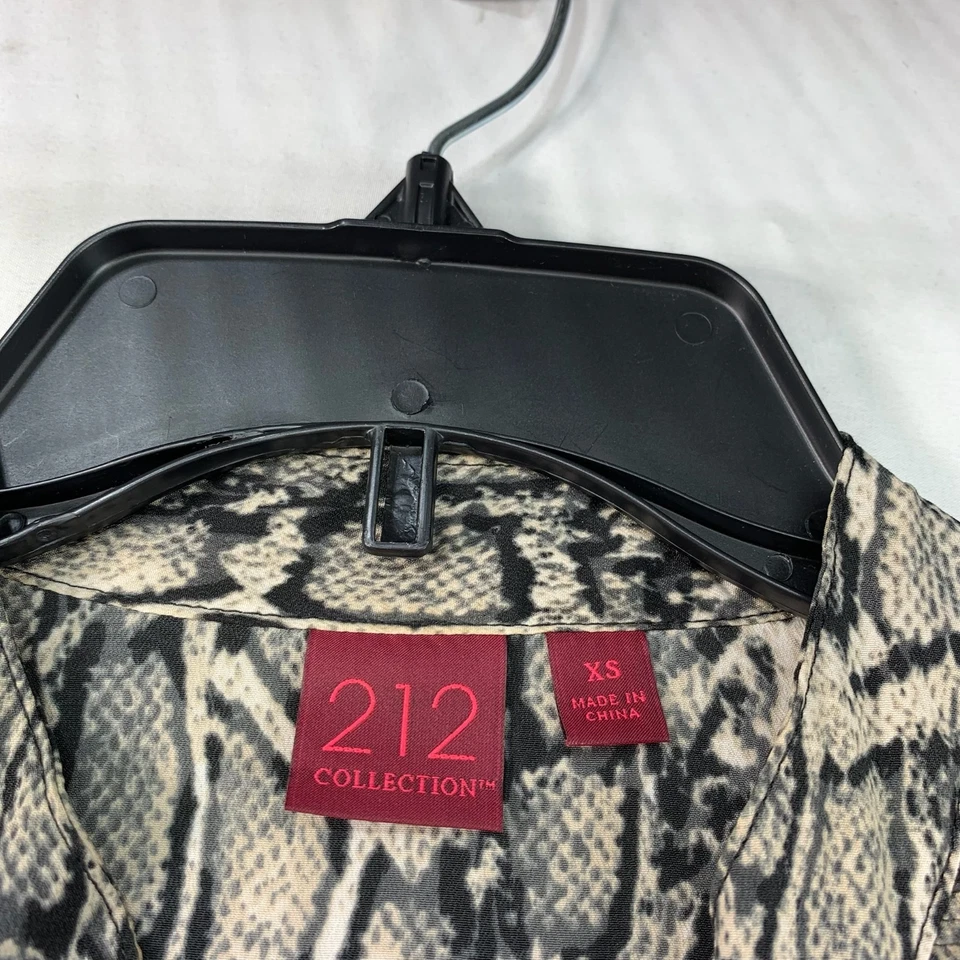 Blusa Colección 212 Mujer Talla XS Tostada Negra Serpiente Manga Larga Con Botones Foto 3 de 4