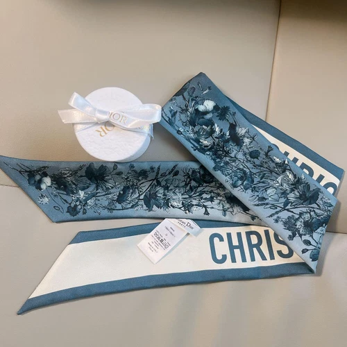 Christian Dior Mitzah foulard soie accessoire élégant 35 x 3,9 pouces