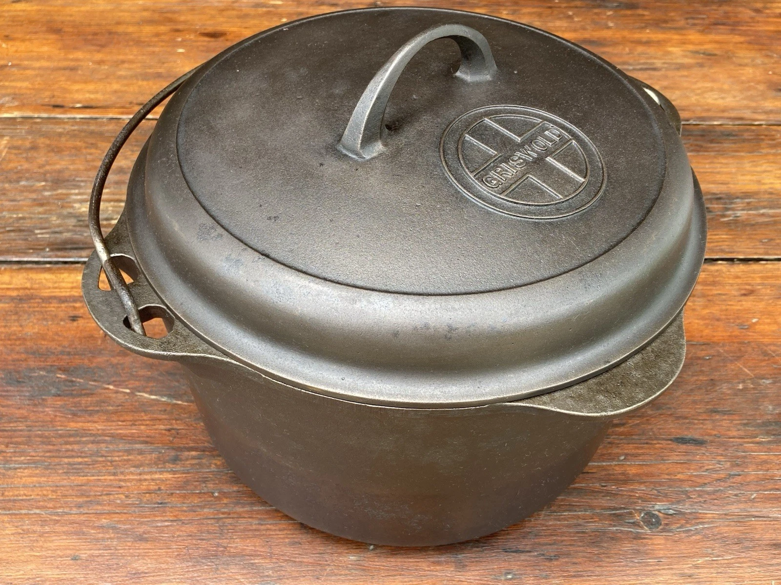 Griswold Cast Iron #8 DEEP Large Logo Dutch Oven with Original Button Logo Lid