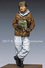 ALPINE MINIATURES 1:35 SET 35238 WWII GERMAN WSS PANZER COMMANDER WINTER