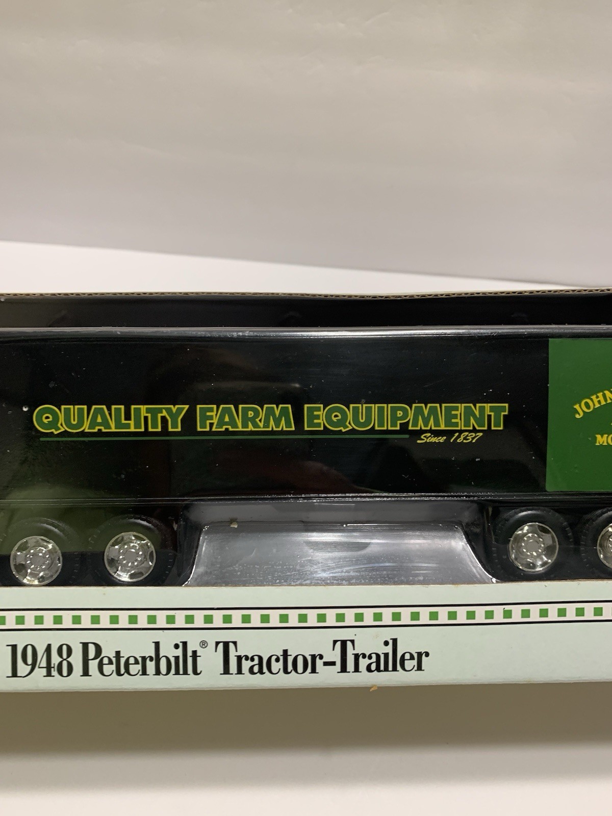 Ertl John Deere 1948 Peterbilt Die Cast Tractor Trailer 1/43 Scale NOS 1996