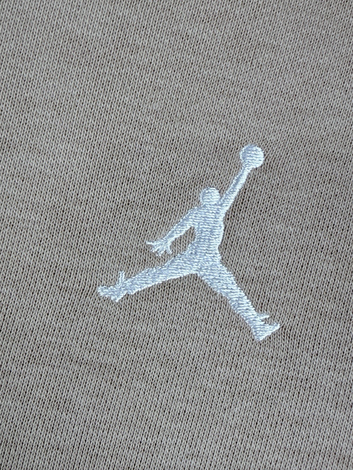 Nike Air Jordan Jumpman Brooklyn Fleece Hoodie Sweatshirt Tan Youth Kids Small thumbnail 3