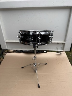 Pearl 12x4'' Snare Drum mit Ständer. 12 Zoll ideal für Busking. Aux Auxiliary? Versandkostenfrei