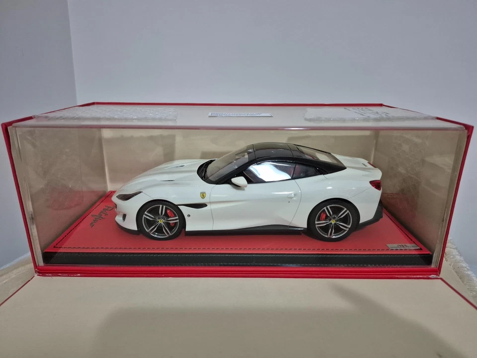 MR 1/18 FERRARI PORTOFINO BIANCO AVUS WITH NERO DS ROOF 20/49 FE023F NO BBR NEW - Immagine 2 di 4