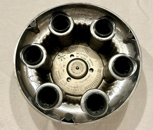 Chevrolet 1500 Suburban Express OEM Chrome Plated 6-Lug Center Cap P/N 9595688 - Picture 5 of 6