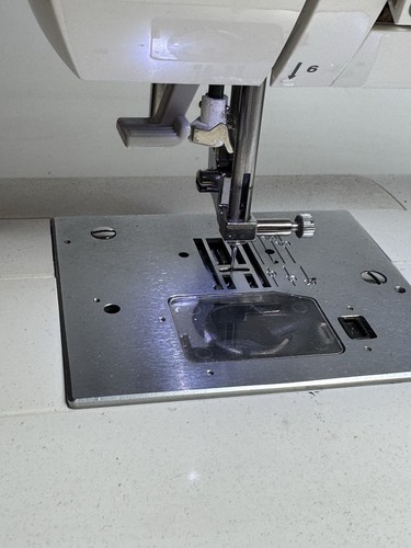 Singer Quantum Stylist 9960 Computerized Sewing Machine - Picture 21 of 24
