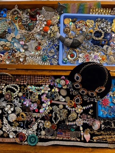 HUGE *REPAIR~HARVEST~CRAFT* Vintage & Costume Jewelry Lot RS * 250+ PCS 11+ Lbs