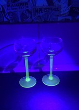 Ancien Verre Pieds Vert Ballon Vin Blanc Alsace Ouraline UV Uranium Curiosité