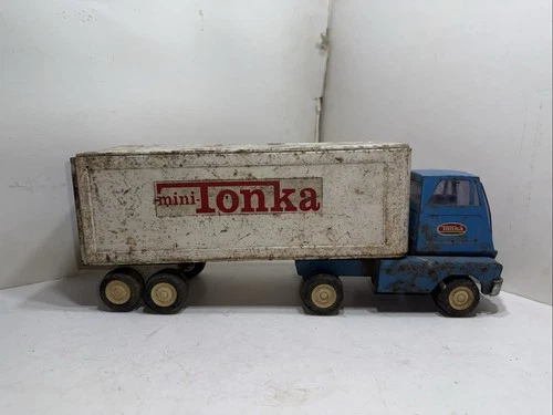 Vintage 1960’s TONKA  Semi  & trailer (30)