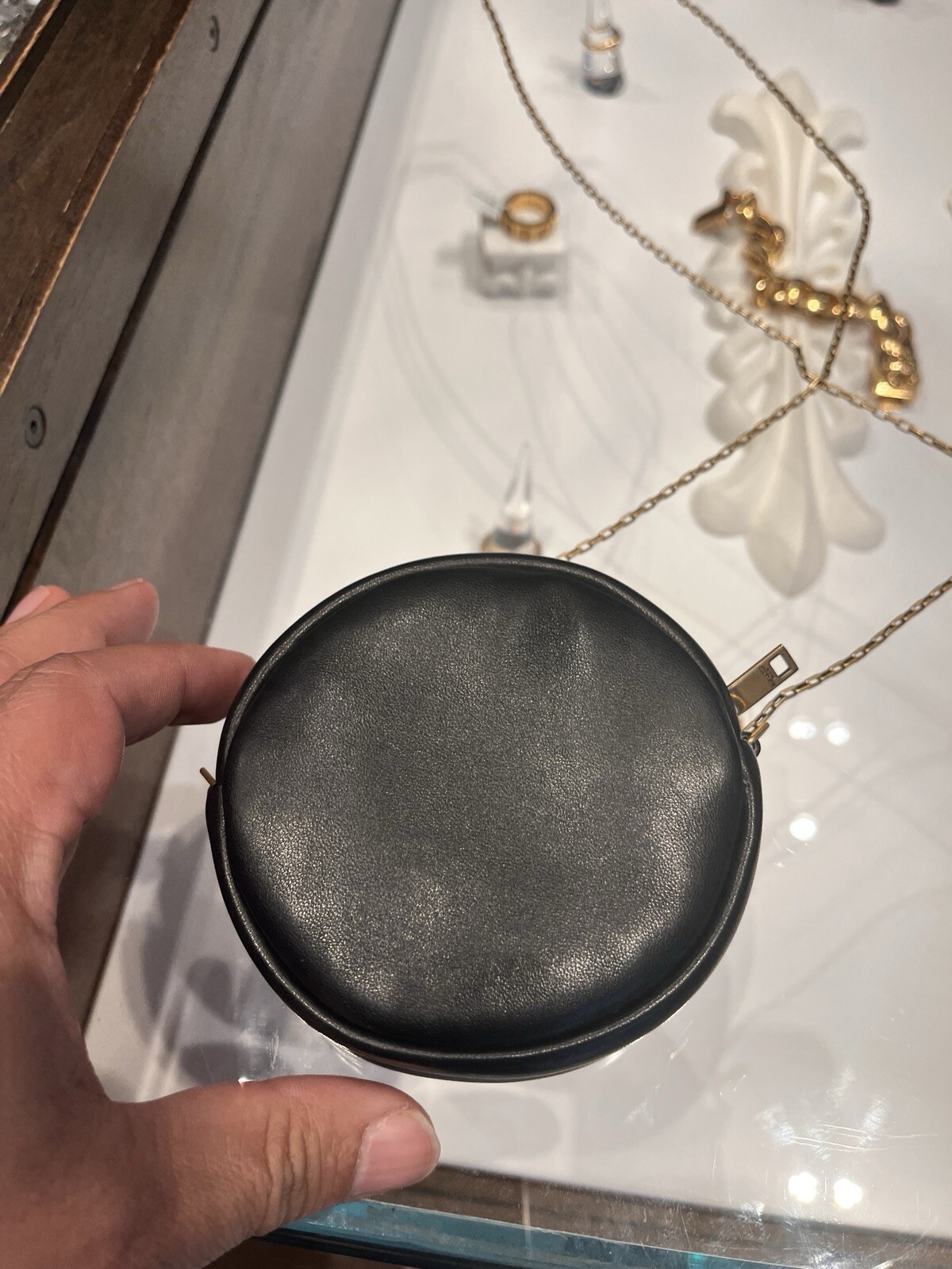 SAINT LAURENT Borsa rotonda Ysl con catena originale 1000$