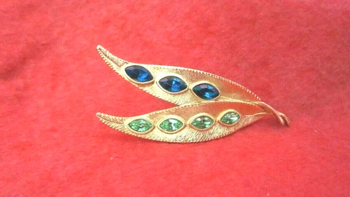 VINTAGE 1960's Leaves Oval Blue Green Rhinestones Metal Gold Tone Pin Brooch 3"