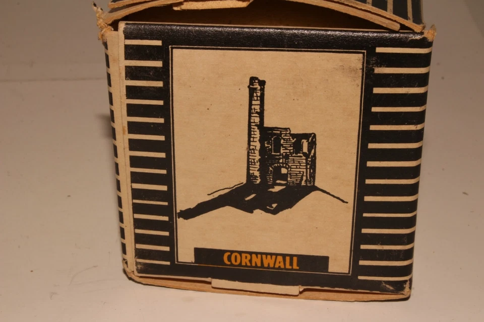 Cornwall Gems & Cobwebs 1954 Riley Pathfinder, 1/43 Scale Green - Image 2 of 4