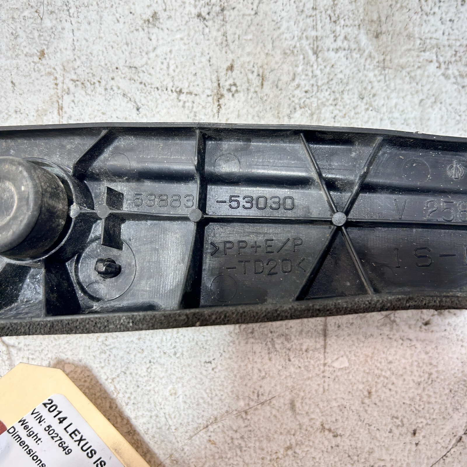 Lexus Is III 250 300 350 2014 2015 Front Fender Seal Left Side OEM 