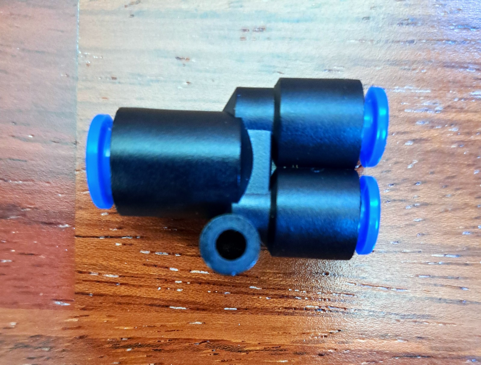 SMC KQU06-08, Y-Fitting 6mm (2x) 8mm (1x), Metric One-Touch Pneumatic, Qty: 6